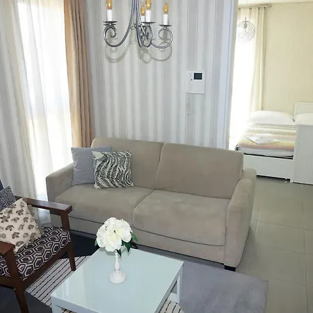 4 * Makarska
