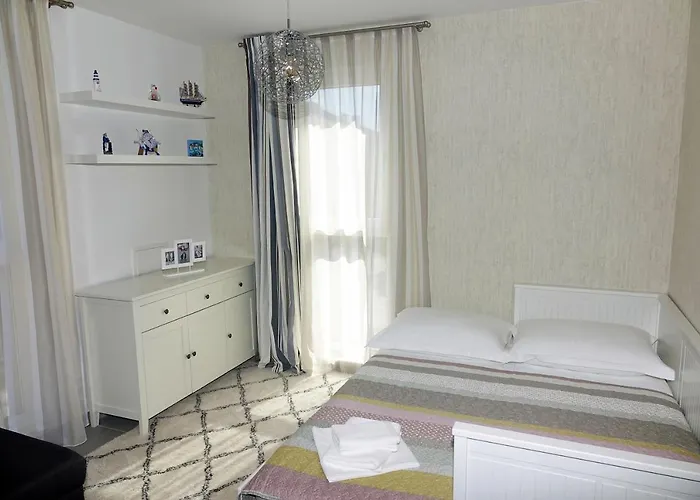 Апартаменти 4 *